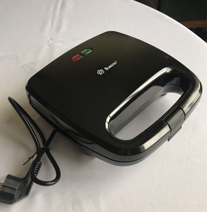 Бутербродниця Domotec MS 7777