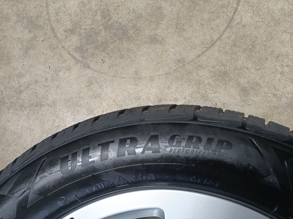 Opony zimowe Goodyear Ultragrip Performance GEN-1 SUV 255/55R19 111H