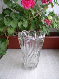 ваза для цветов из стекла на два литра