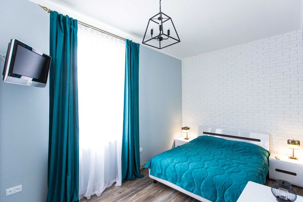 1 кімнатна квартиру подобово/погодинно біля Ж/Д вокзалу, Залізнична 8