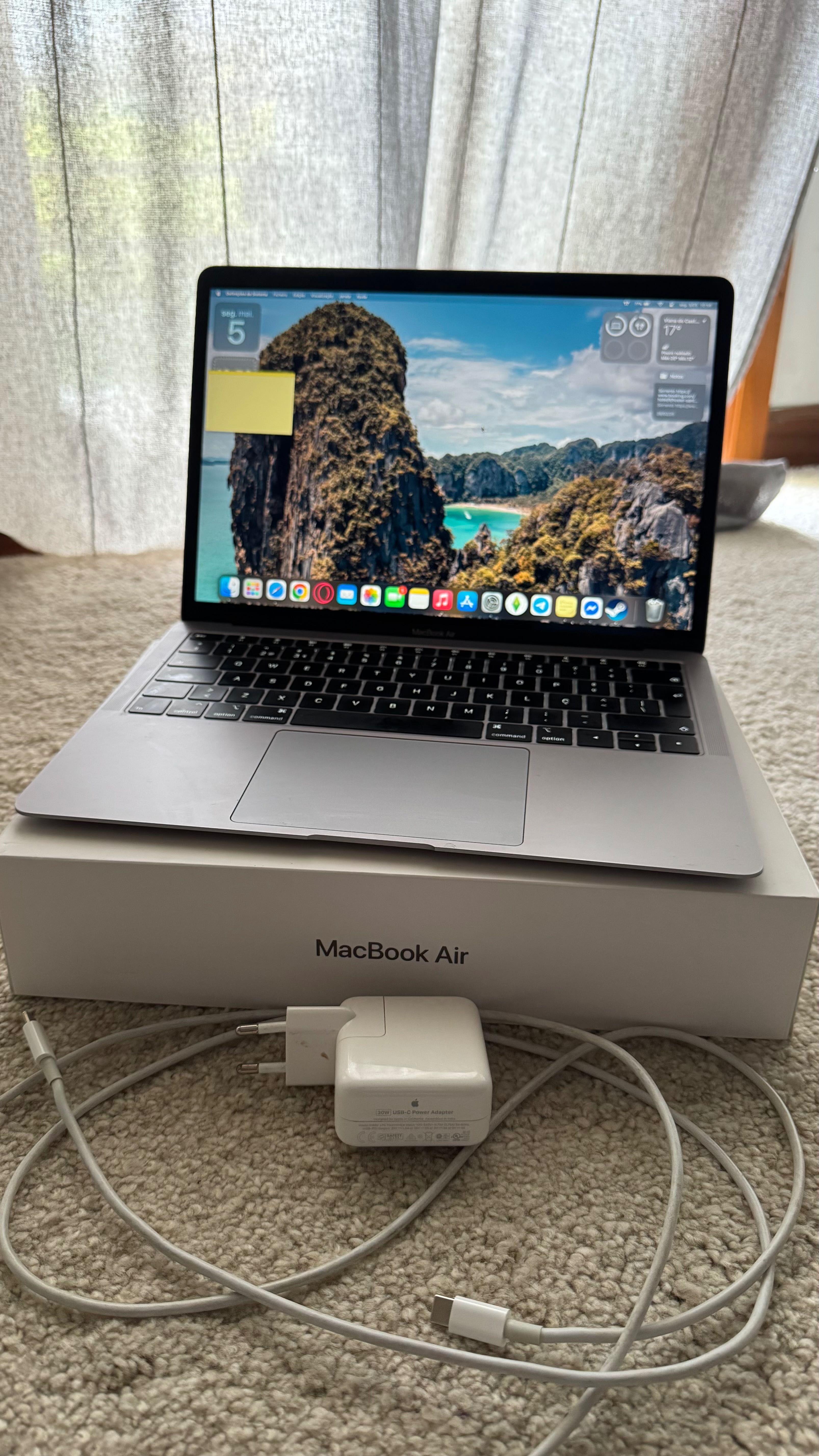 MacBook Air 2018 com caixa original