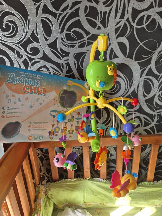 Музикальний мобіль на дитяче ліжко
