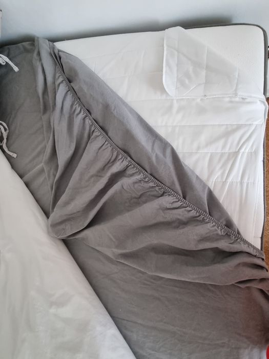 Cama Malm sem cabeceira com/sem colchão