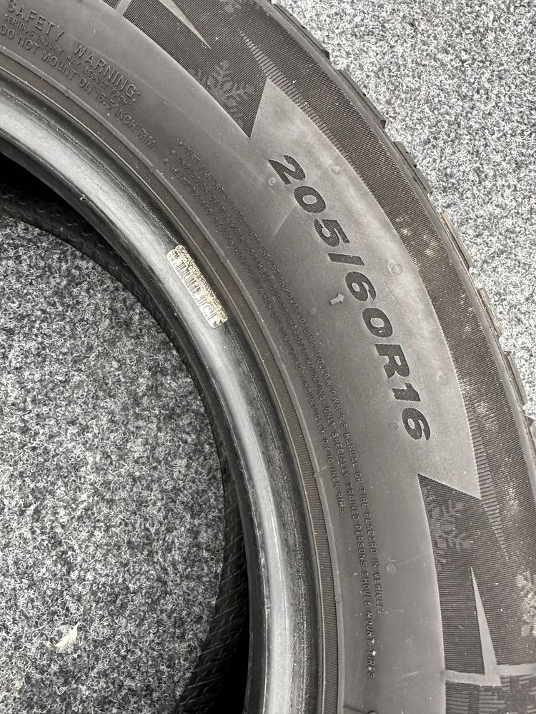 Автошини колеса покрышки 205/60 R16 Nexen Winguard Snow G3 зимові