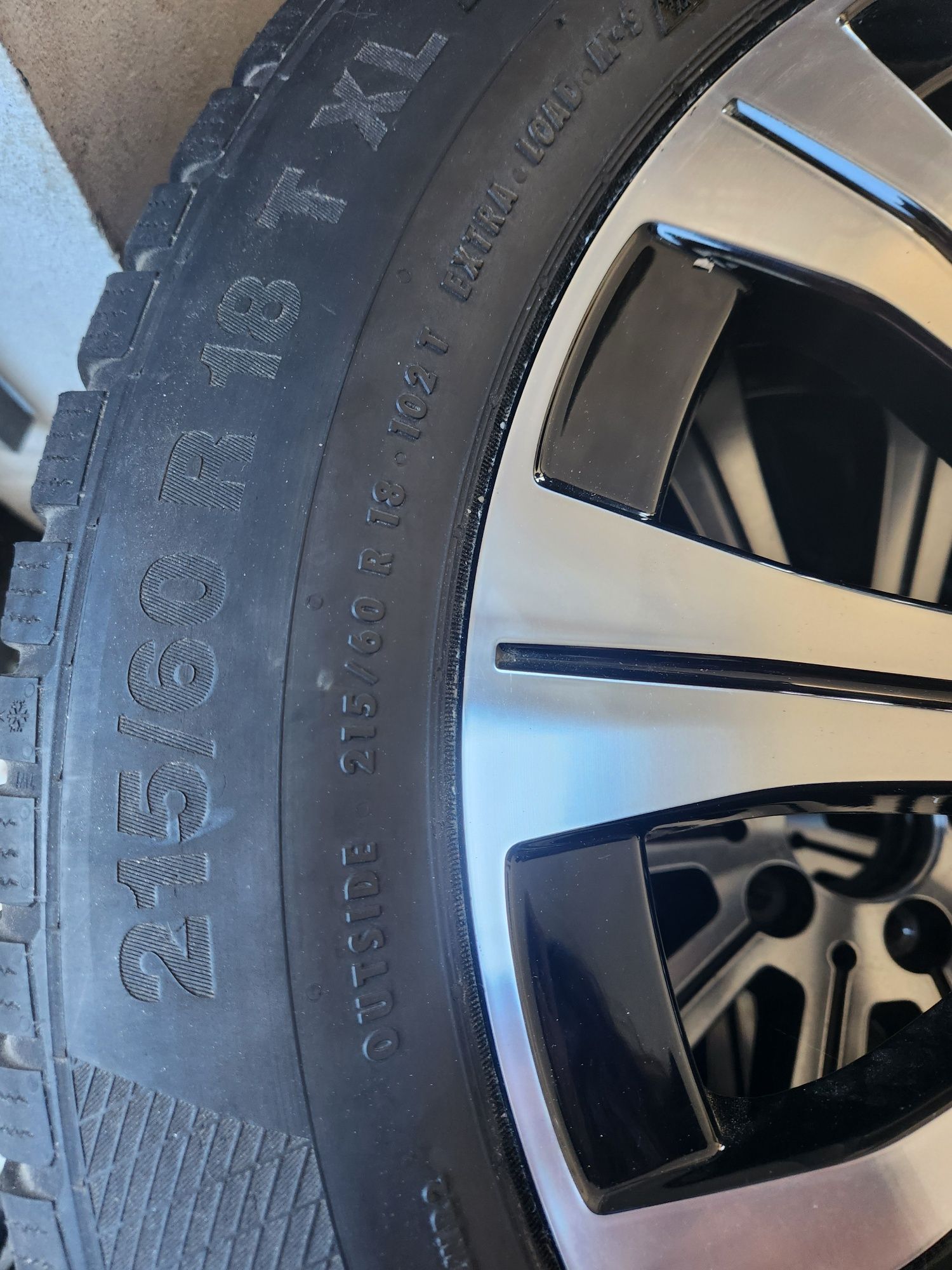 4 jantes Mercedes EQA 18"  com pneus Continental 215/60 R 18 T XL