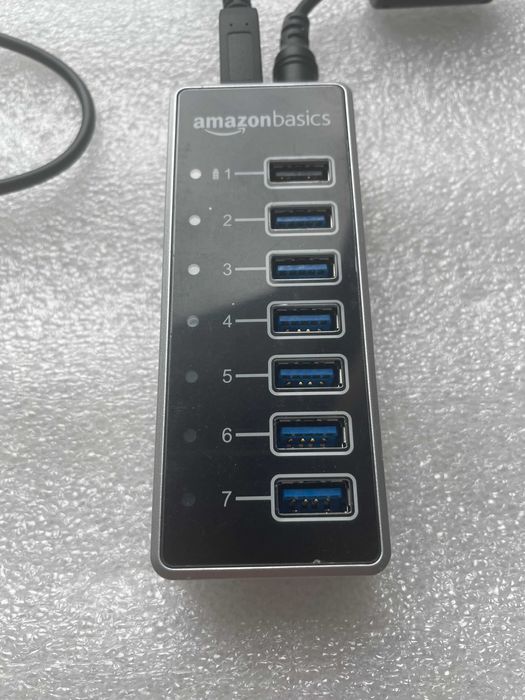 Amazon Basics 7-portowy HUB z USB-C na USB-A z zasilaczem 36 W (12V/3A