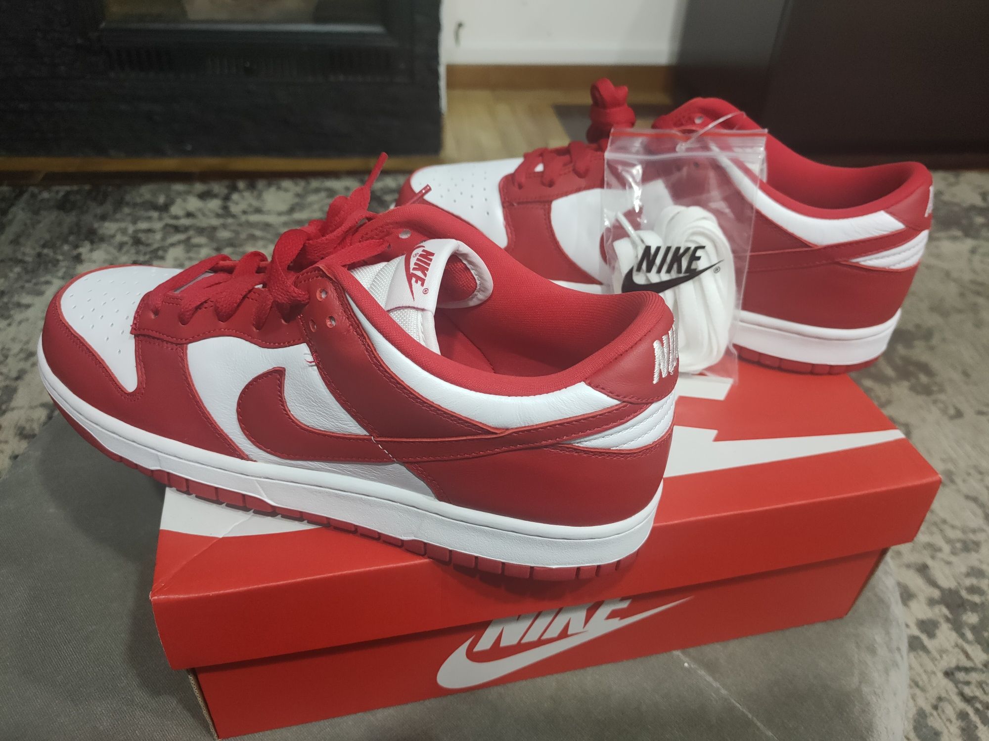 Nike dunk low SP Red