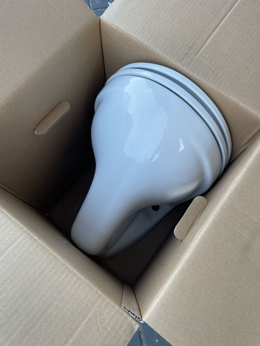 Miska wc wiszaca z deska  Villeroy Architectura