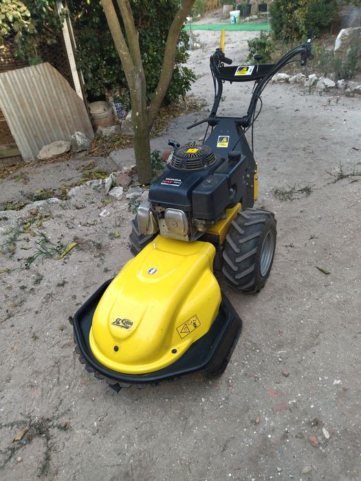 Corta mato honda