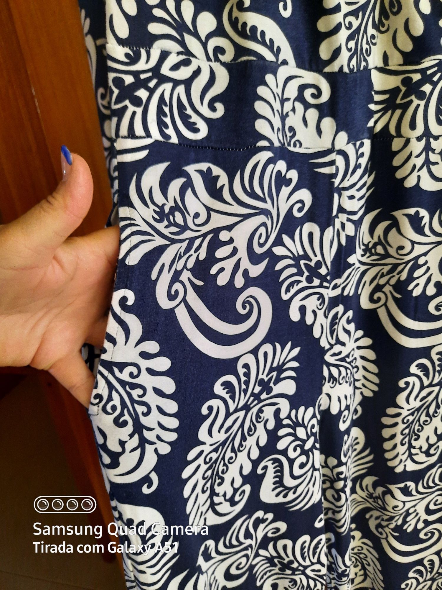 Macacão azul e branco