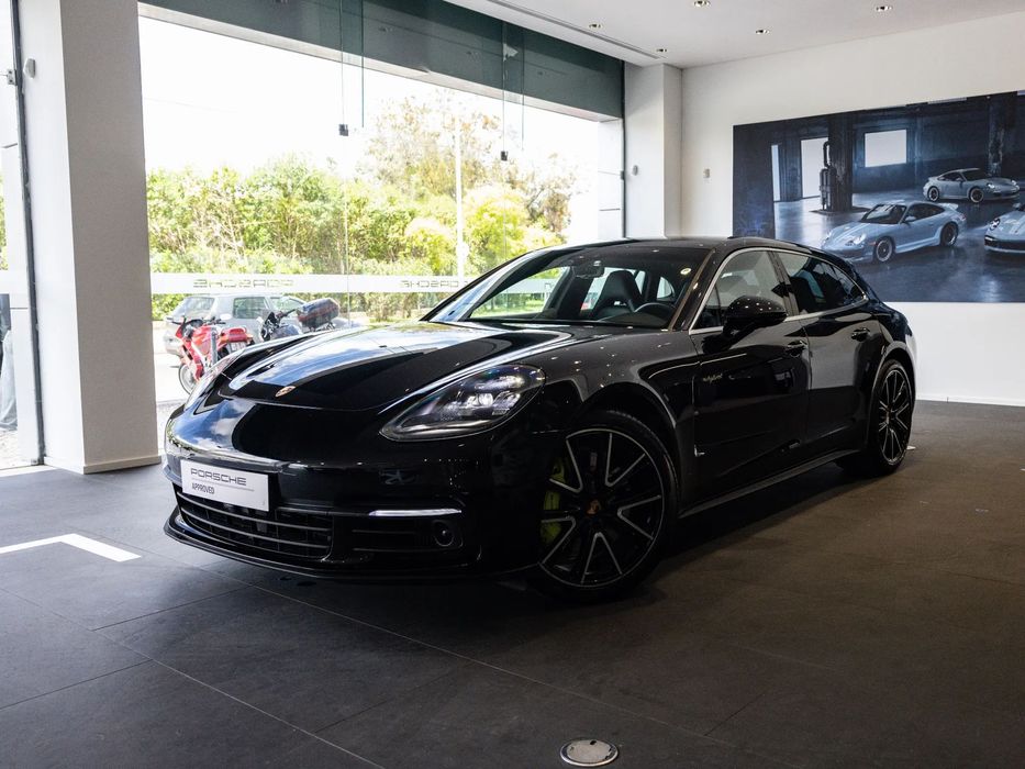 Porsche Panamera Sport Turismo 4 E-Hybrid