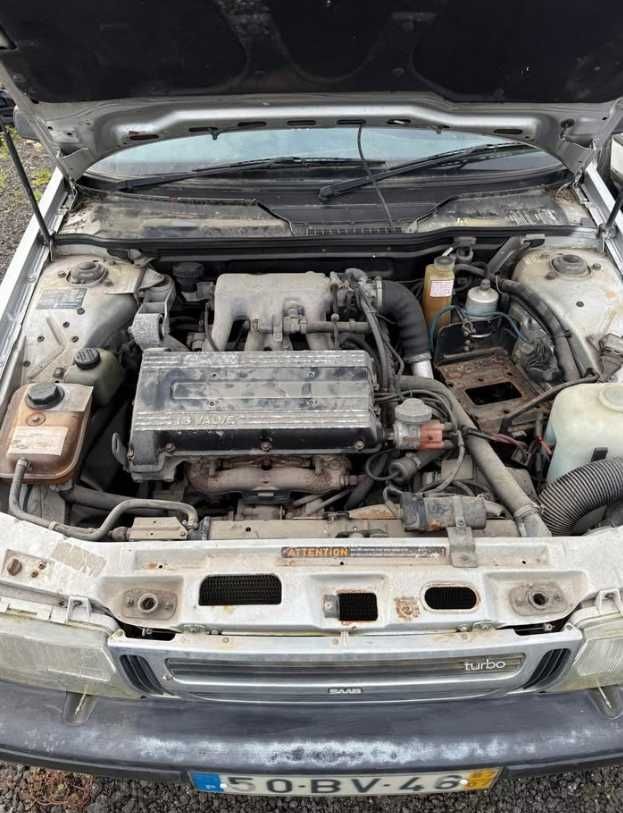 SAAB 9000 turbo, está a trabalhar mas não anda, volante á direita.