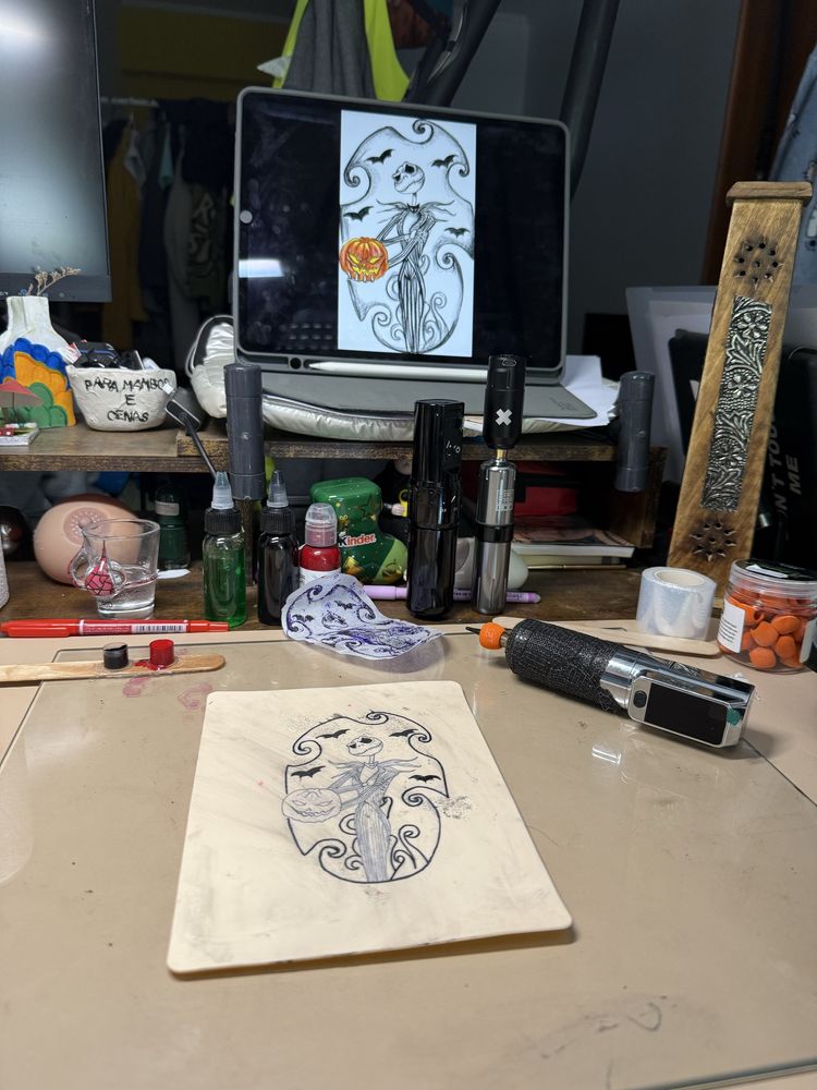 Pessoas para tatuar de graça