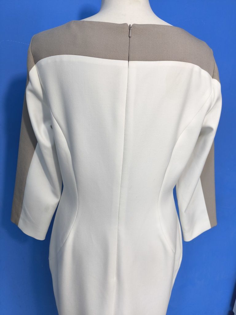 Helen Mc Alinden klasyczna elegancka sukienka w stylu minimalistycznym