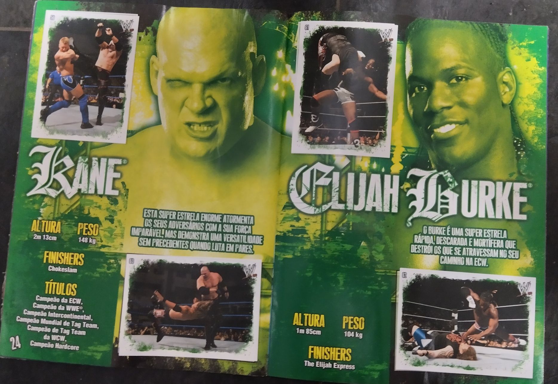 Caderneta de cromos Rivals WWE completa