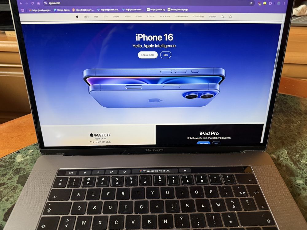 Macbook pro 15 i7 16gb ram 2016