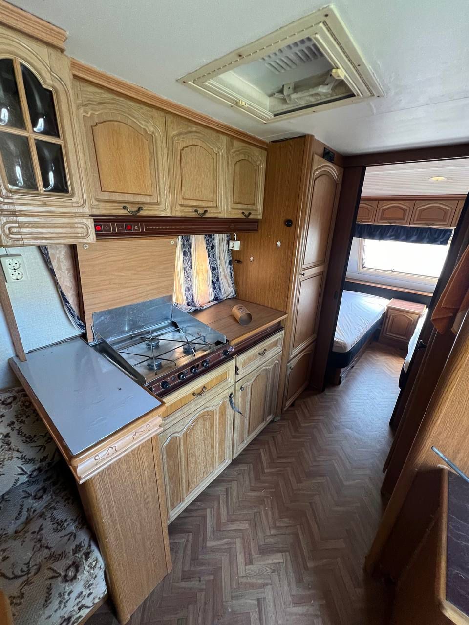 Продам трейлер вагончик, дім на колесах Hobbby Prestige 545 Ti