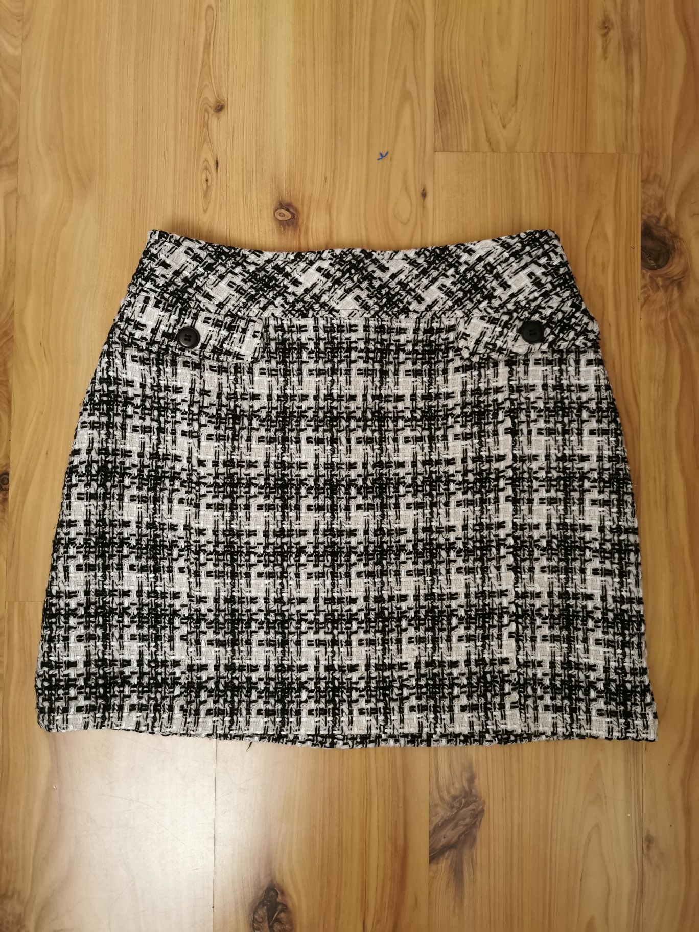 Wełniana sukienka boucle M