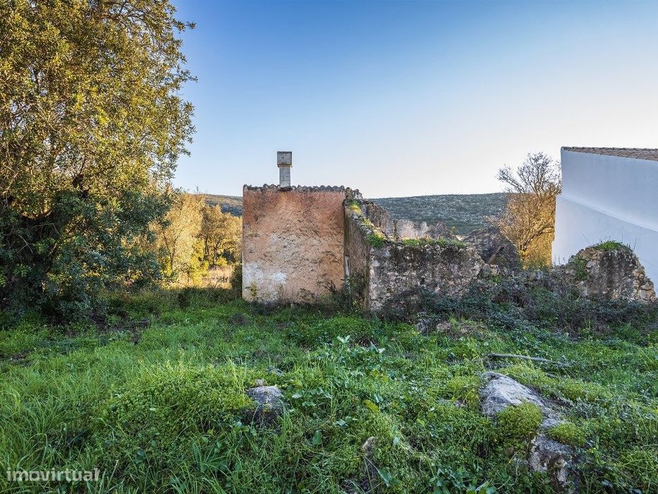 Terreno com Ruína em Loulé