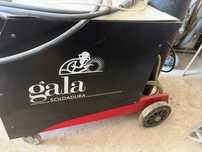 Máquina de soldar semi-automática marca GALA