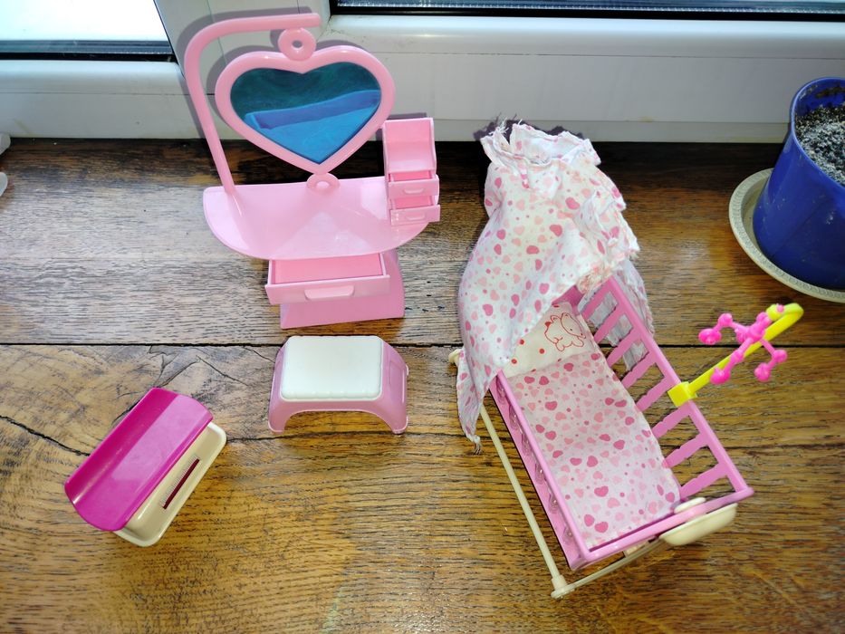 Меблі лялькові різні