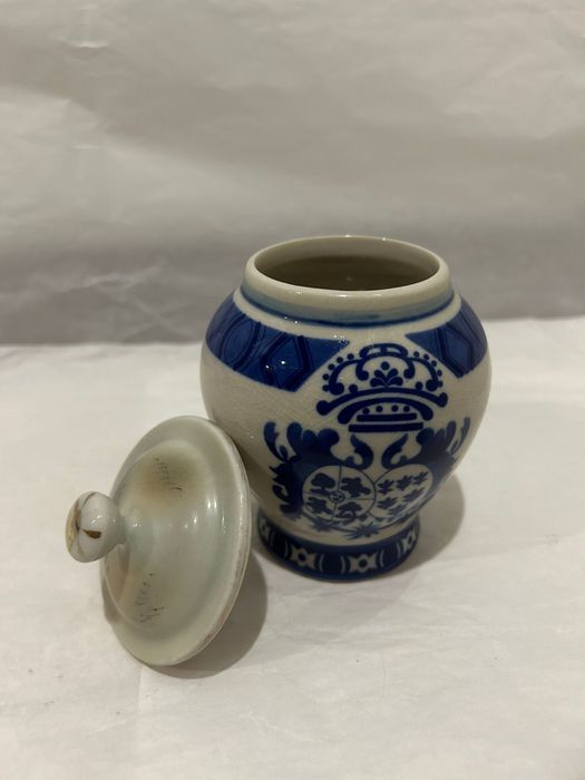 Pote de farmácia antigo em porcelana