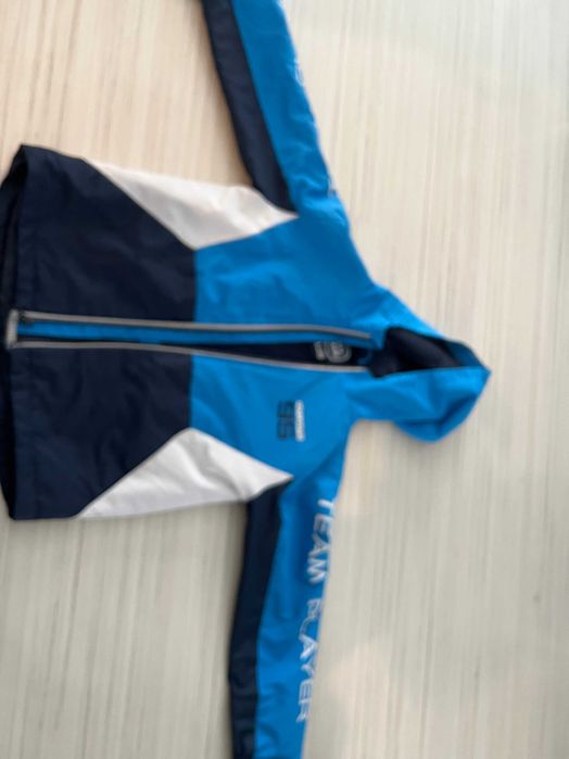 kurtka przeciwdeszczowa/wiatrówka dla chłopców 128