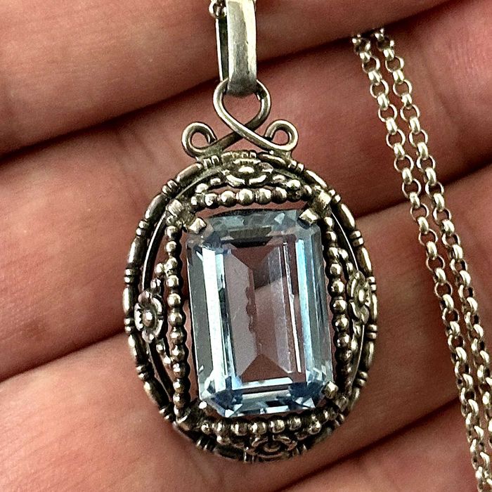 Srebrna przywieszka secesyjna z Akwamarynem, srebro próby 835