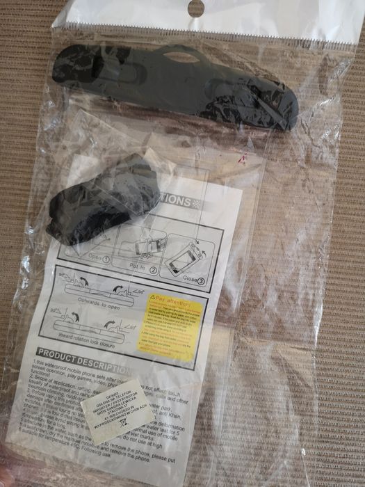 Wodoodporne etui na telefon nowe zafoliowane