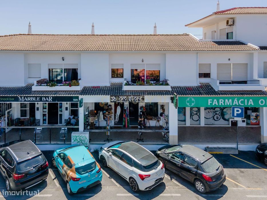 Espaço comercial com loja e cave perto das praias - Olhos de Água, Alb