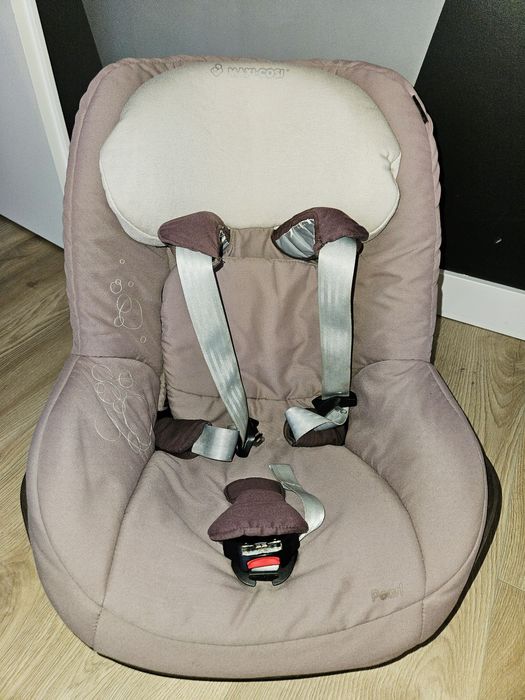 Fotelik Maxi Cosi Pearl z bazą FamilyFix 9-18kg