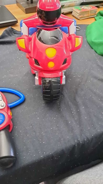 Moto Ducati Chicco com Controle Remoto - Infantil