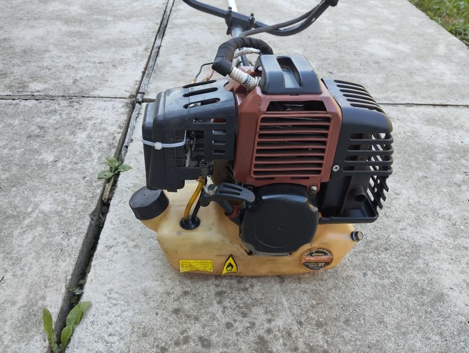 Продам мото косу під відновлення або на запчасті