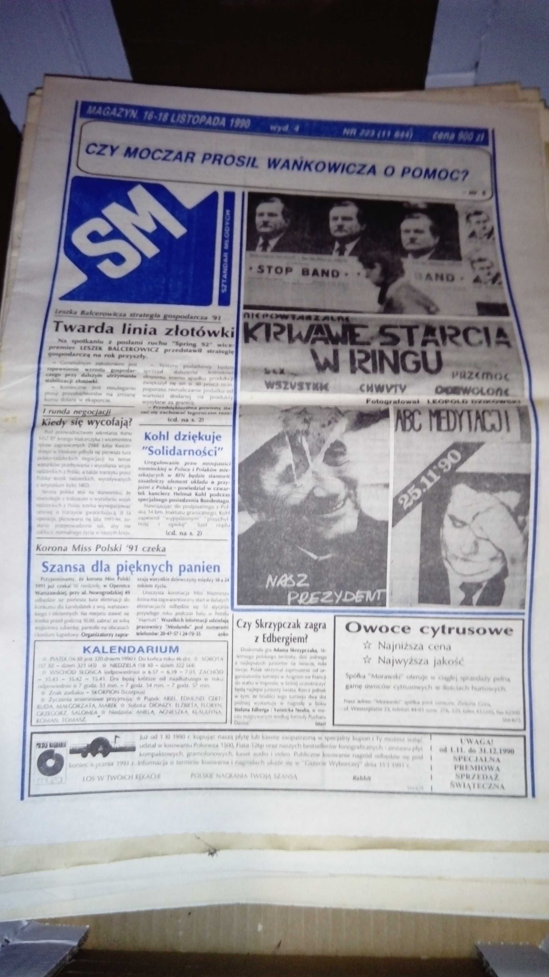 Gazety z 1990 roku.,