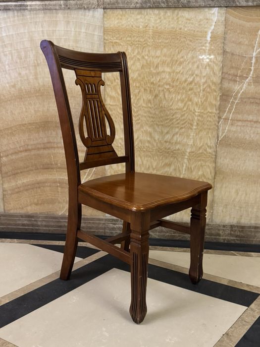 Продам столи та стільці