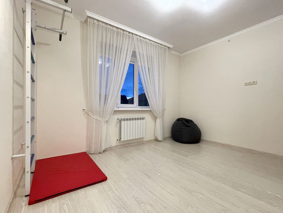 Надійність, тепло, укриття — дім для спокійного життя у Києві