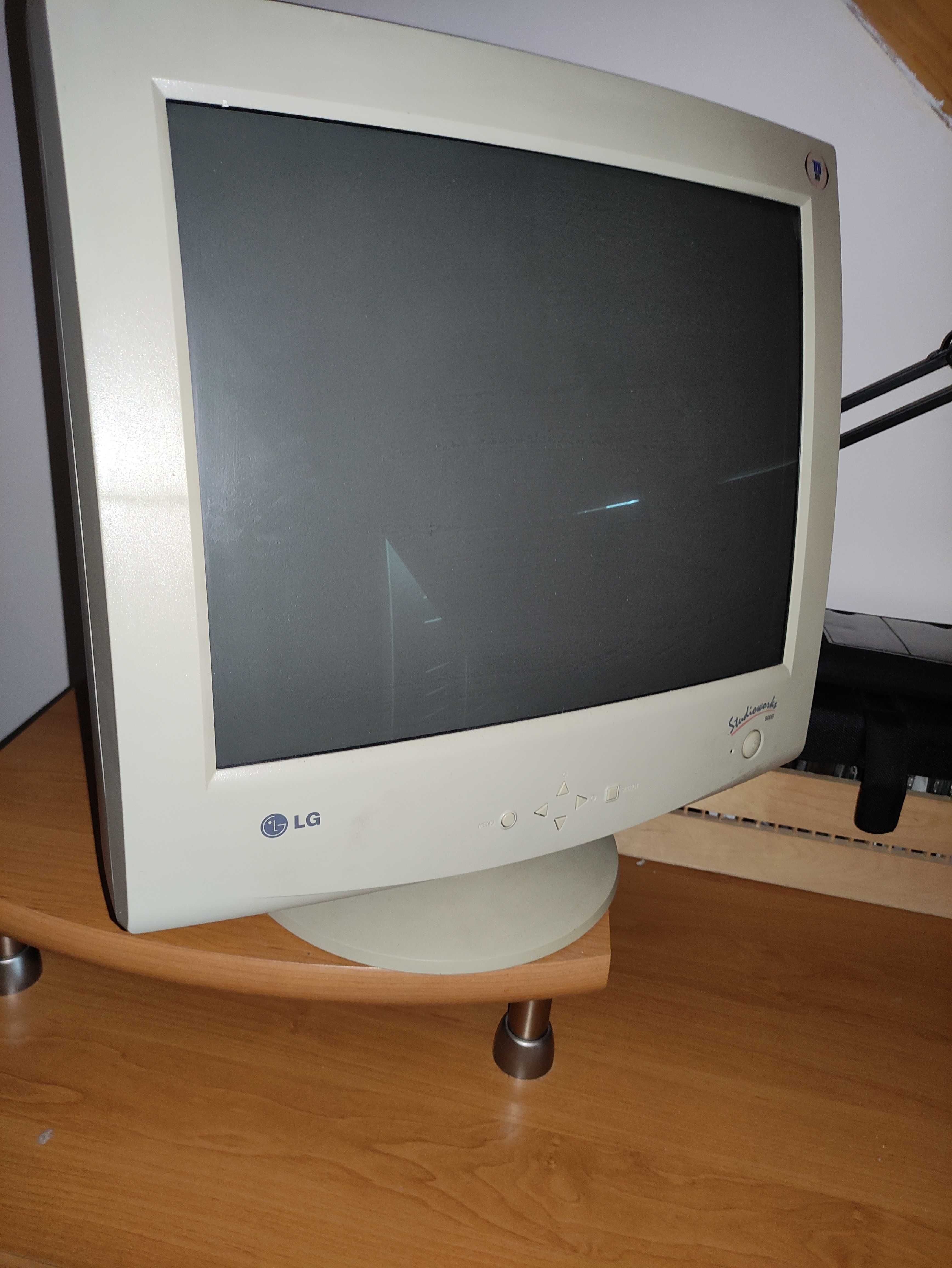 Monitor LG StudioWorks 900B