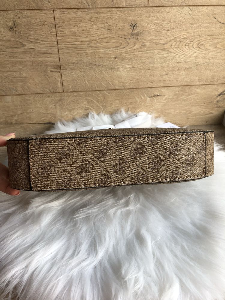 Жіноча сумка guess noelle латте
