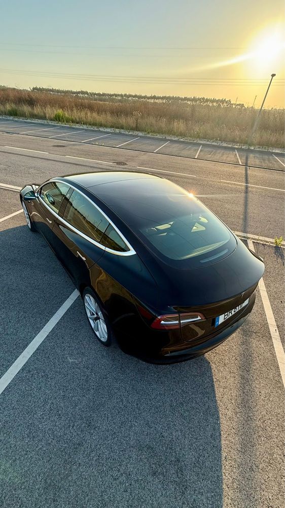 Tesla Model 3 - tração traseira - 45 mil km