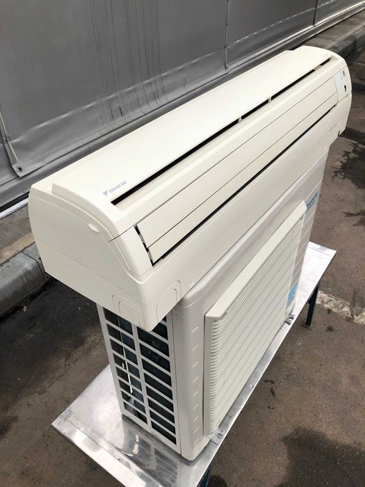 Кондиционер настенный инвертор Daikin FTXS71FV1B б/у до 80 м2 монтаж