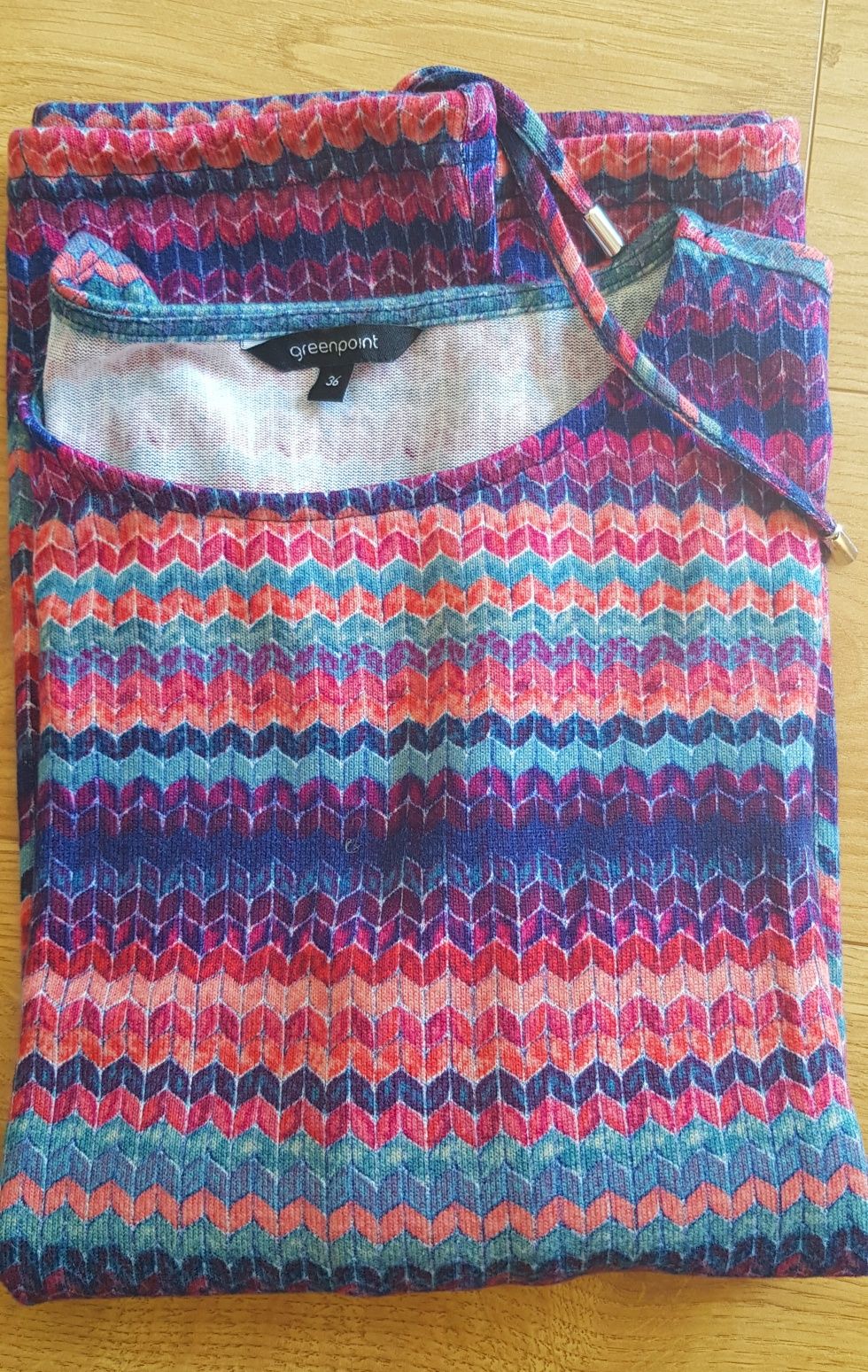 Sweterek bluzka damska śliczne kolory