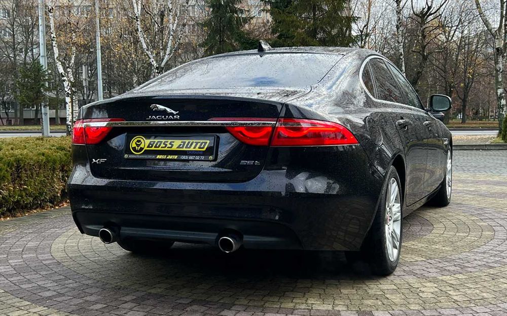 Jaguar XF 2015 рік