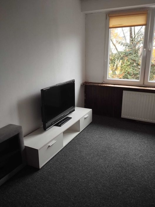 Ursus Niedzwiadek obok SKM pokoj WARTO