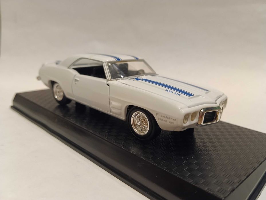 1969 Pontiac Firebird Trans Am - Road Champs 1:43, diecast 1998