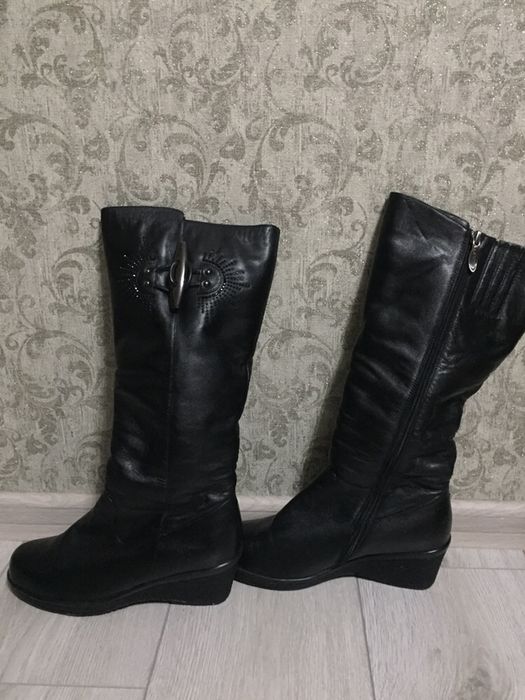 Зимние женские сапоги