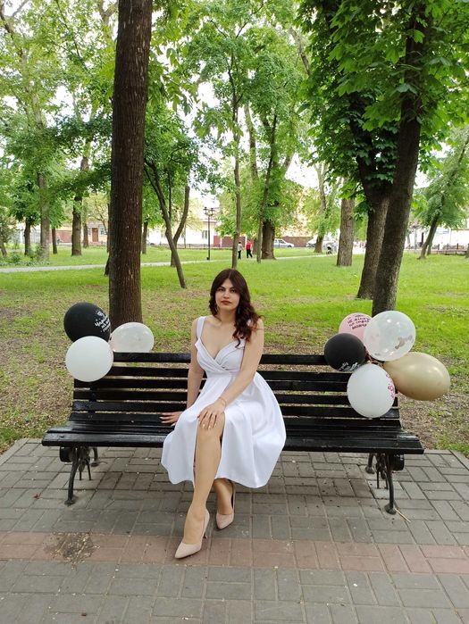 Сяюча весільна сукня, айворі.