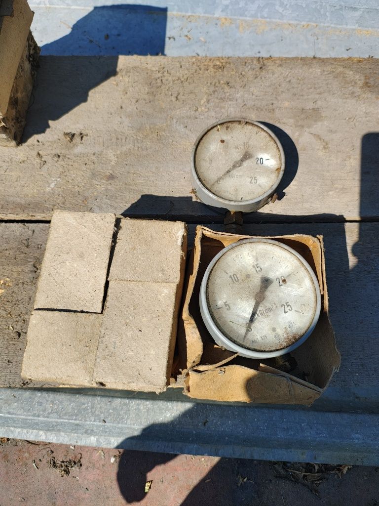 Manometry nowe 1,5. 2,5MPa oraz 25 kG/cm2