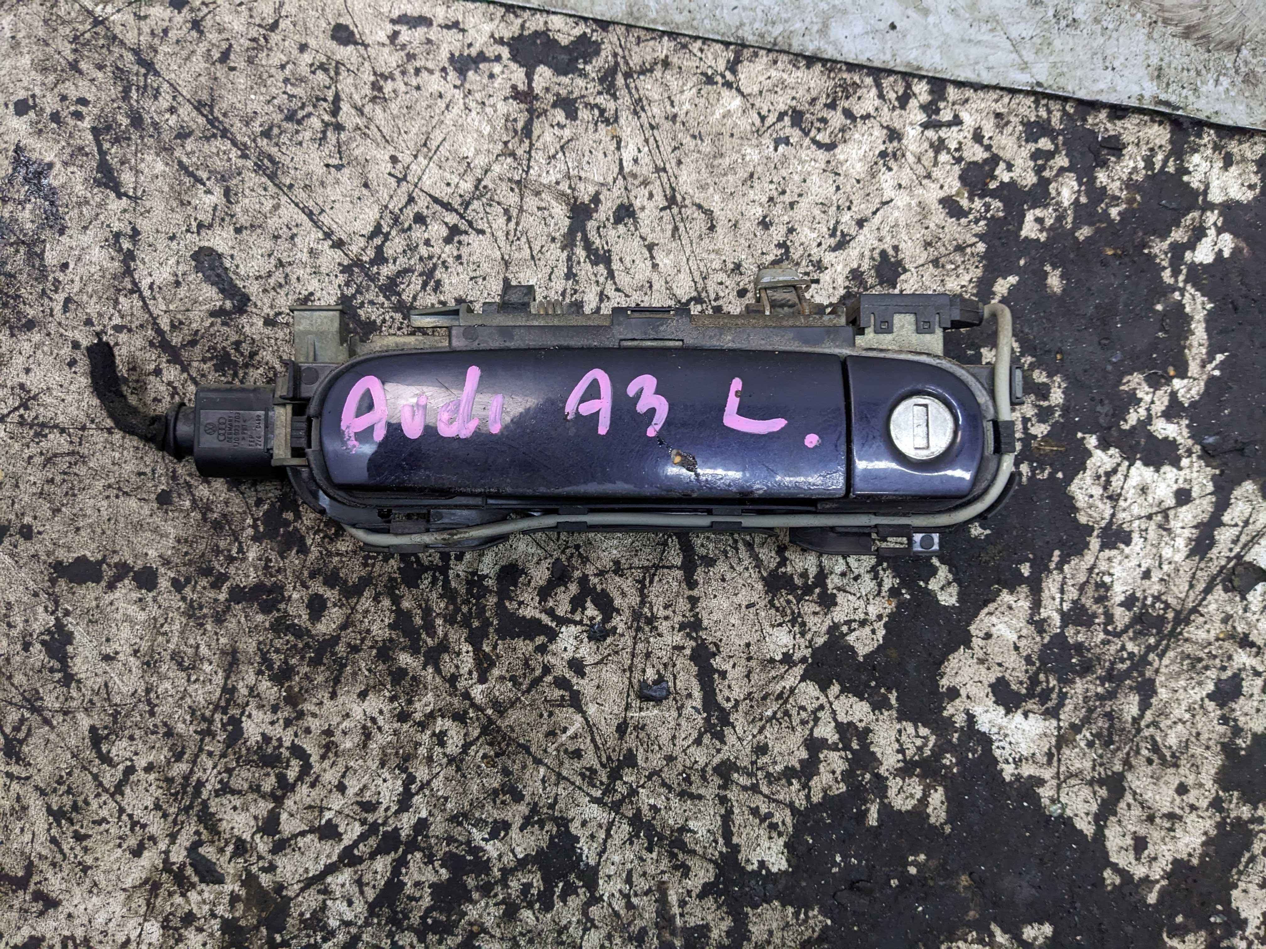 Audi A3 8L Lift FL Klamka Lewy Przód Lewa Przednia