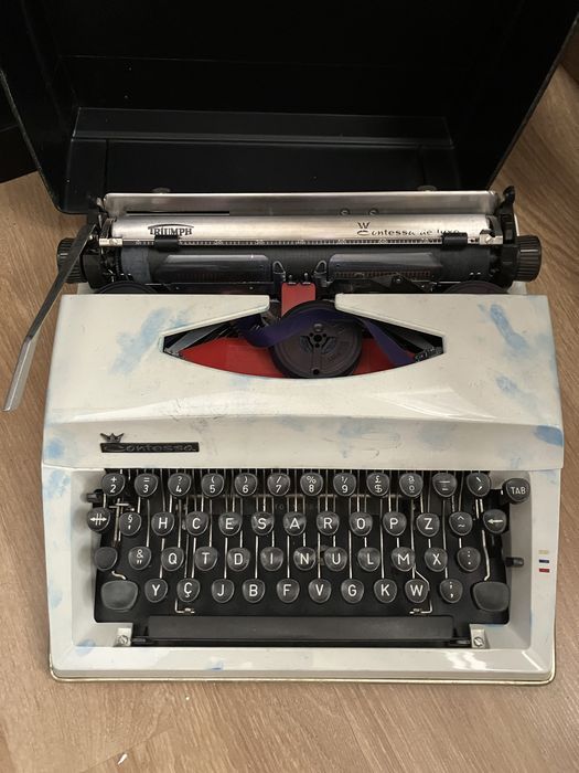 Maquina escrever antiga Triumph contessa