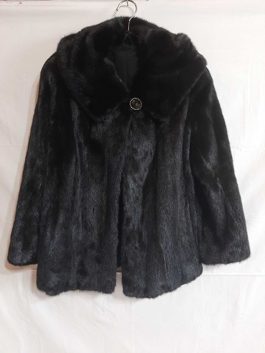 Шубка з чорної норки